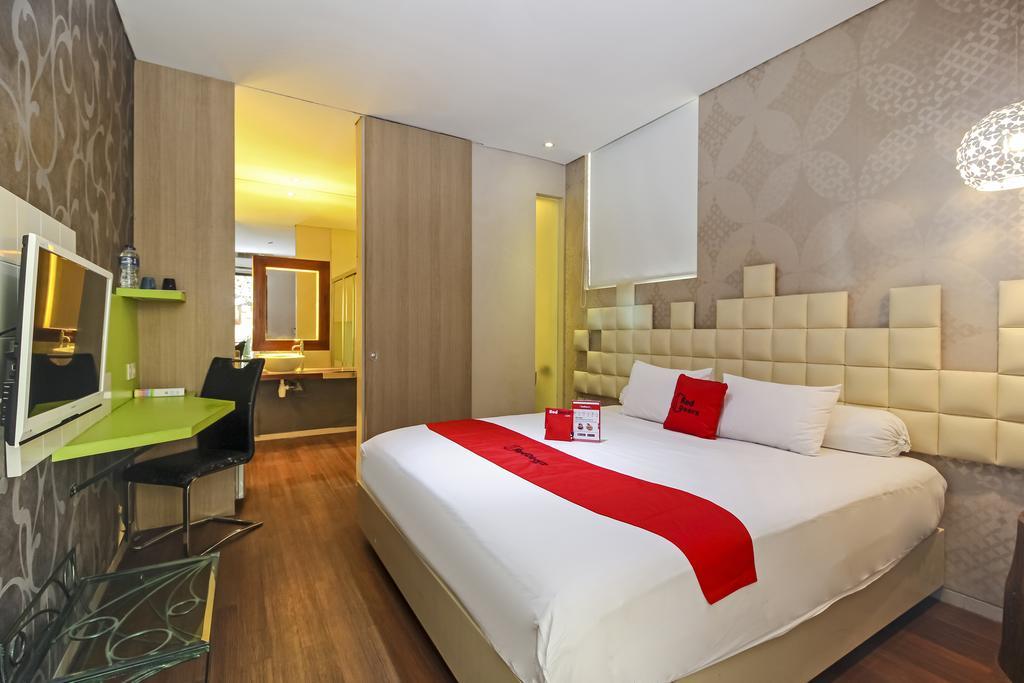 Reddoorz Plus Near Tugu Jogja Yogyakarta Exterior photo