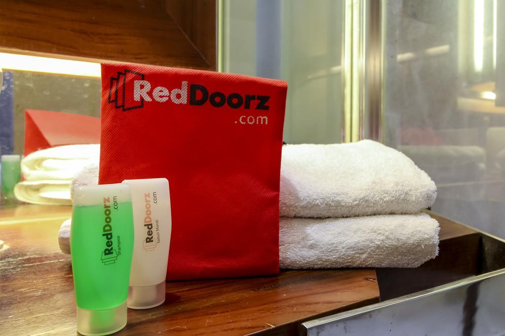 Reddoorz Plus Near Tugu Jogja Yogyakarta Exterior photo