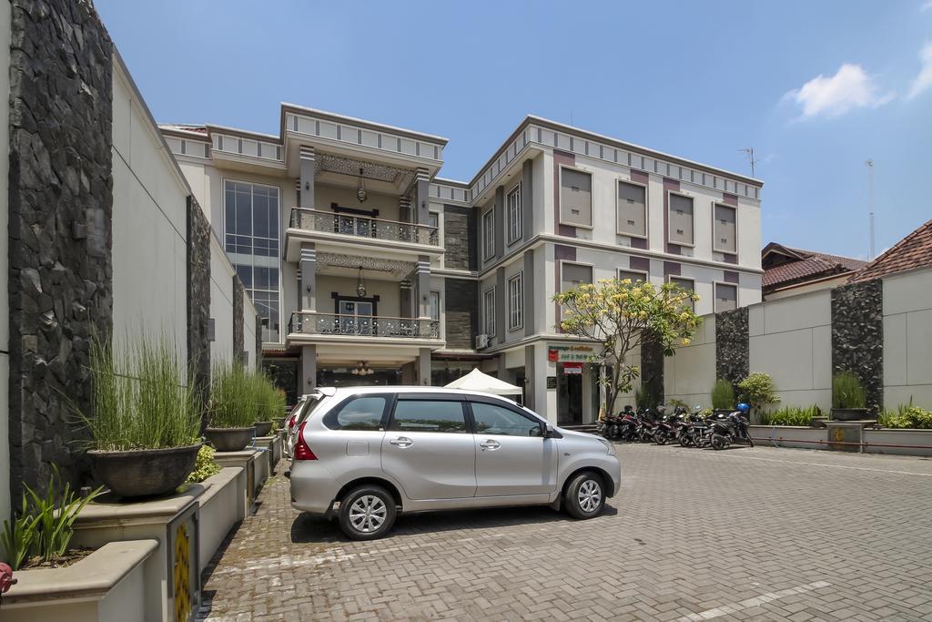 Reddoorz Plus Near Tugu Jogja Yogyakarta Exterior photo
